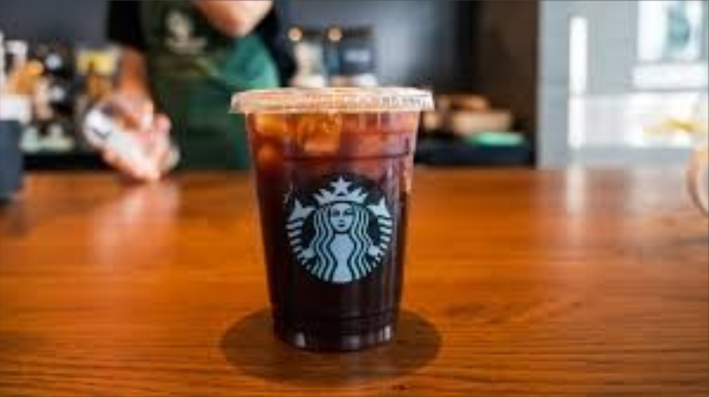 Starbucks apuesta amplia la gama de productos saludables con el lanzamiento de una nueva línea de bebidas y espumas frías